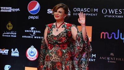 منهم إلهام شاهين.. فنانون تألقوا بإطلالات مستوحاة من الطبيعة بمهرجان الجونة 2021