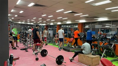 صالات المركز الأوليمبي بالمعادي دون أي وسائل تهوية | صور 