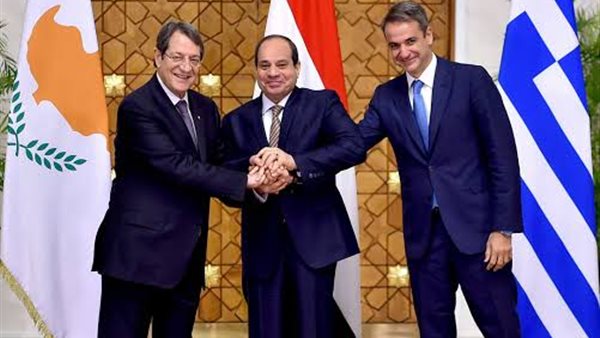 القمة الثلاثية بين