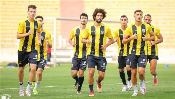 جانب من تدريبات فريق