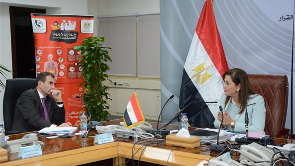 وزيرة التخطيط ووفد