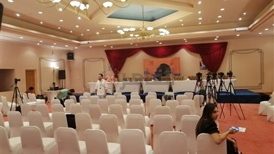 تأخر أبطال قمر 14 عن ندوة الفيلم يثير غضب الصحفيين بـ الجونة السينمائي.. وياسمين رئيس تعتذر