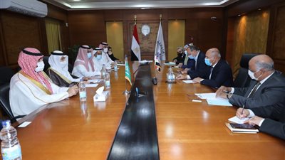 كامل الوزير: تشكيل لجنة مصرية سعودية لدفع التعاون في مجالات النقل
