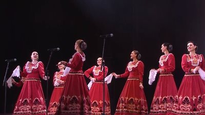 أزياء ورقصات متنوعة.. التراث الروسي على مسرح دبي ميلينيوم ضمن فعاليات إكسبو 2020