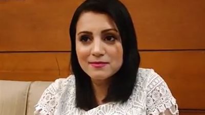 قبطية تغني وتنشد احتفالا بالمولد النبوي في الغردقة