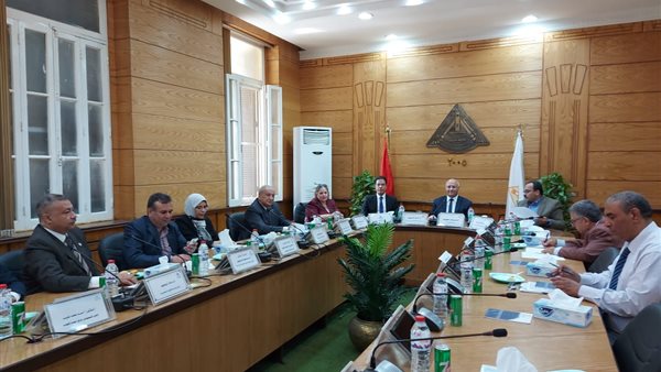 أثناء الاجتماع