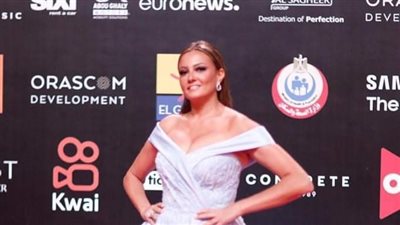 إطلالات الفنانين على ريد كاربت الجونة في سادس أيام المهرجان 