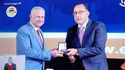 رئيس حي شرق الإسكندرية يفوز بالمركز الثالث في مسابقة التميز الحكومي