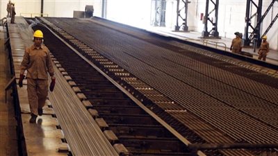 انخفاض أسعار الحديد 400 جنيه والطن يهبط لـ14.5 ألف