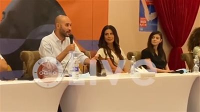 مخرج فيلم أميرة عن مشهد العلاقة العاطفية بالهاتف: مش جنسي وبيخليني أعيط