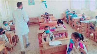 بسكويت محشو وسادة.. بدء توزيع الوجبات المدرسية في بعض المحافظات