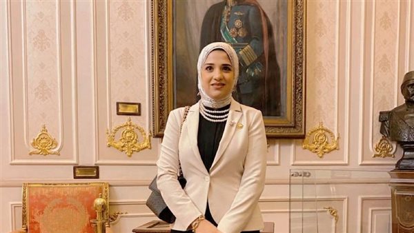 النائبة غادة قنديل