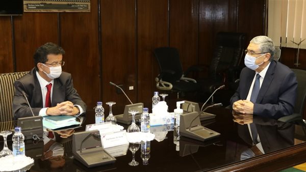 وزير الكهرباء