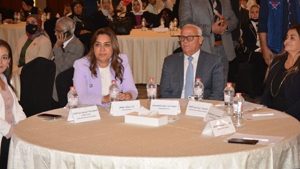 منتدي الـ 50 سيدة