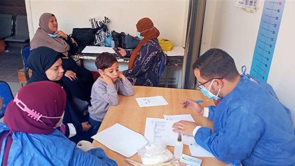 الكشف على 747 مواطنًا