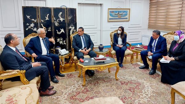 محافظ البحيرة يستقبل