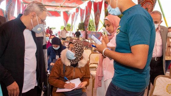 رئيس جامعة طنطا يتابع