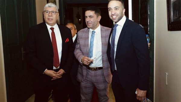 توافد المدعوين على