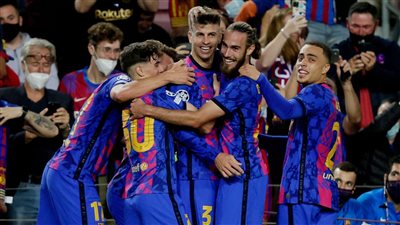 برشلونة يريد التخلص من لاعب مفاجئ بعد رحيل كومان 