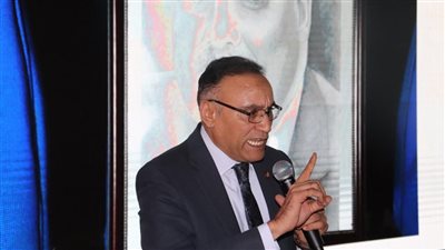 في احتفالية الجامعة بذكرى أكتوبر.. شاعر الأزهر يلقى قصيدة بعنوان لأنك مصر