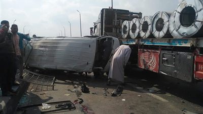 إصابة 7 أشخاص في حادث تصادم ميكروباص وسيارة نقل بالدقهلية | صور