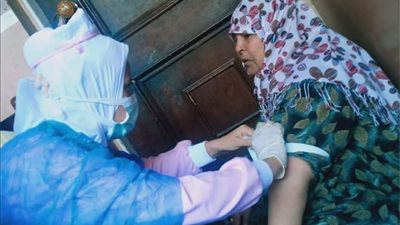 إطلاق حملات طرق الأبواب للفحص الطبي الشامل المجاني للمواطنين بالإسماعيلية