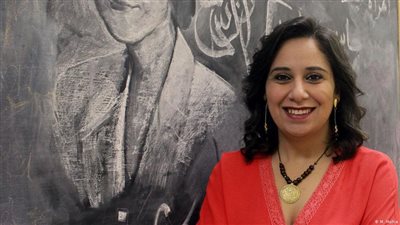 رفع اسم الناشطة مزن حسن من قوائم منع السفر في قضية التمويل الأجنبي