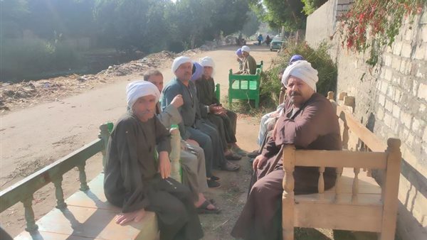 أهالي قرية دلجا ينتظرون