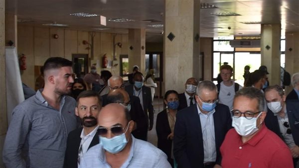 وزير السياحة ومحافظ