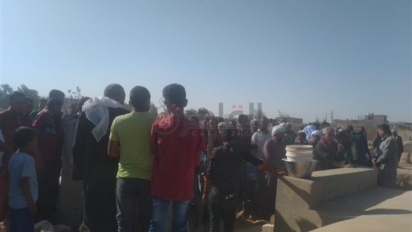 جانب من تشييع الجثمان