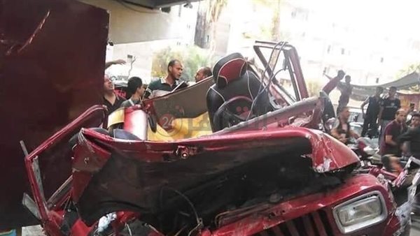  سقوط سيارة من أعلى