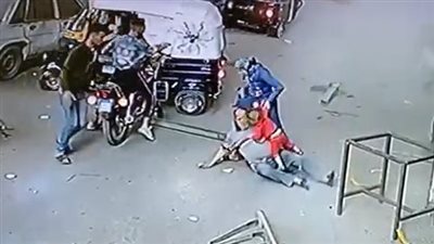 كاميرات المراقبة ترصد لحظة سقوط سيارة من أعلى كوبري صفط اللبن| فيديو