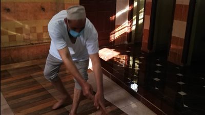 تعقيم وتطهير المساجد ودورات المياه بكفر الشيخ قبل صلاة الجمعة
