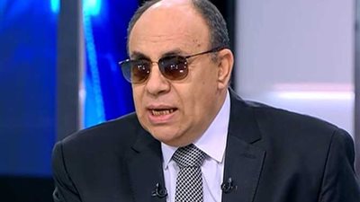 ما حكم رفض معاشرة الزوج إلا بعد الحصول على أموال؟.. مبروك عطية يرد