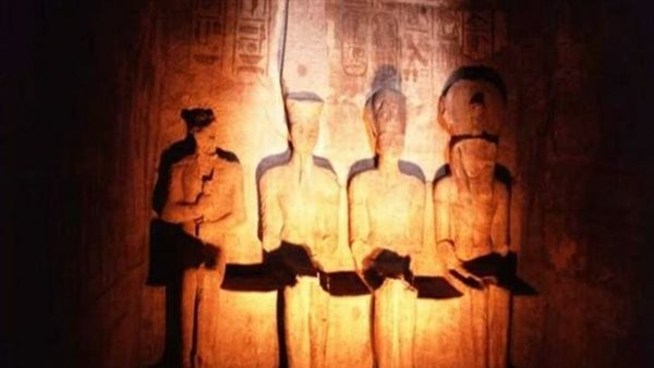 تعامد الشمس على الملك