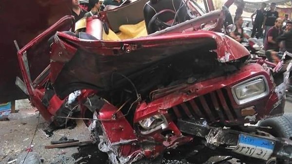  سقوط سيارة أعلى