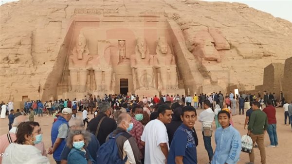 توافد الزوار على