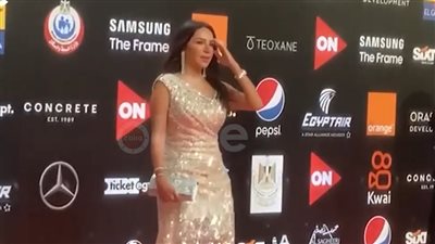 إنجي علاء دون زوجها يوسف الشريف في ختام مهرجان الجونة 2021