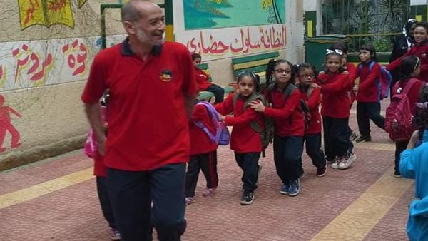 مدير مدرسة طه حسين