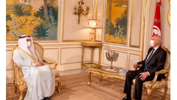 قيس سعيد مع وزير