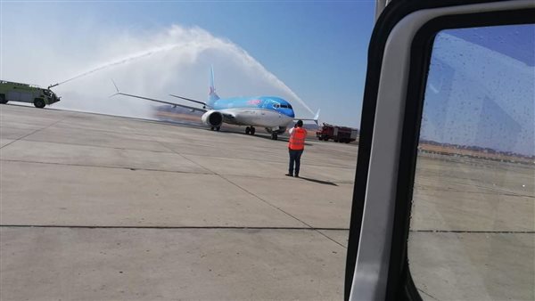 لحظة وصول أول رحلة