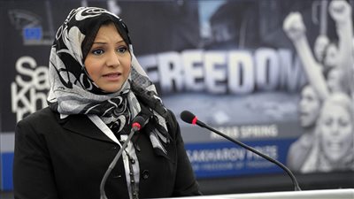 أسماء محفوظ تعلن انفصالها عن زوجها وتتهمه بتزوير بياناتها 