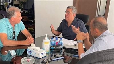 مجاهد يجتمع بكيروش للاطمئنان على ترتيبات معسكر المنتخب | صور