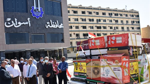 محافظ أسوان