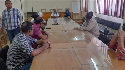 شباب ورياضة الأقصر تناقش آليات تنفيذ مشروع اعرف بلدك مع مرشدي المحافظة