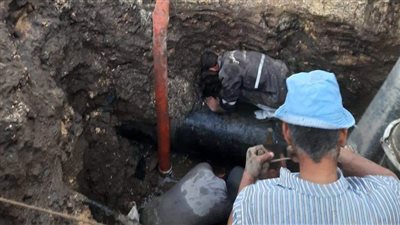 الدفع بـ 15 سيارة شفط لإصلاح كسر ماسورة صرف بـ شبرا الخيمة 