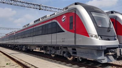 أفيك الصينية تنتهي من تفريغ قطار LRT وتستعد لنقله لـ ورش عدلي منصور 