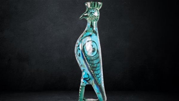  تمثال من الخزف على