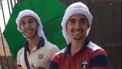 طالبان بجامعة عين شمس يعملان على عربة كبدة متنقلة: كان ناقصنا مهارة التجارة.. والشغل مش عيب 