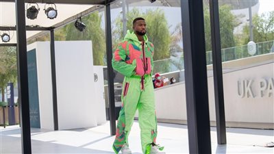 ماذا سنرتدي في المستقبل؟ أزياء عصرية مبتكرة بالجناح البريطاني بـ إكسبو